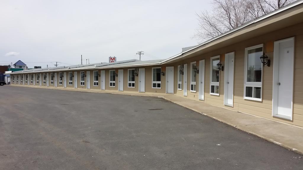 Motel Iberville Saint-Jean-sur-Richelieu Exterior foto